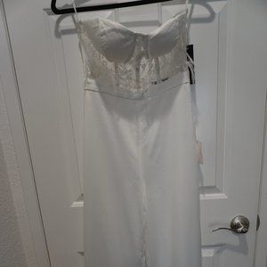 Lulu's - White Feather jumpsuit / Bridal jumpsuit, size S, NWT